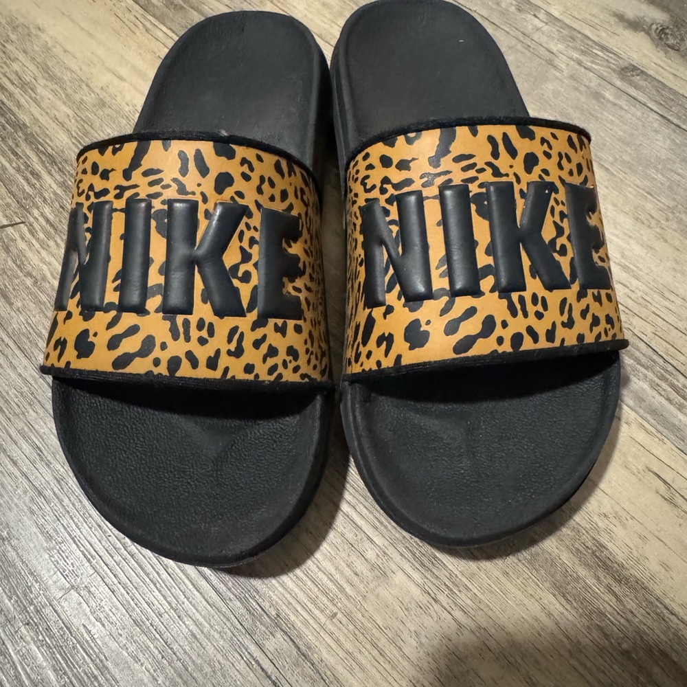 Nike Black and Tan Leopard Print Slides